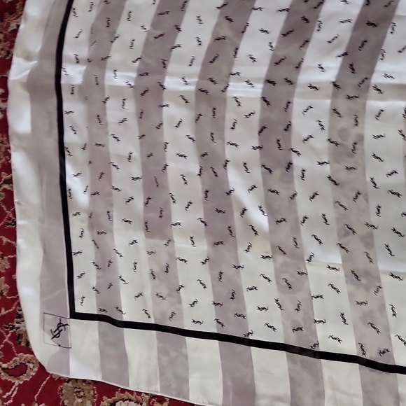 Vintage Yves Saint Laurent 100% Silk Scarf 39"×40" - Picture 9 of 11